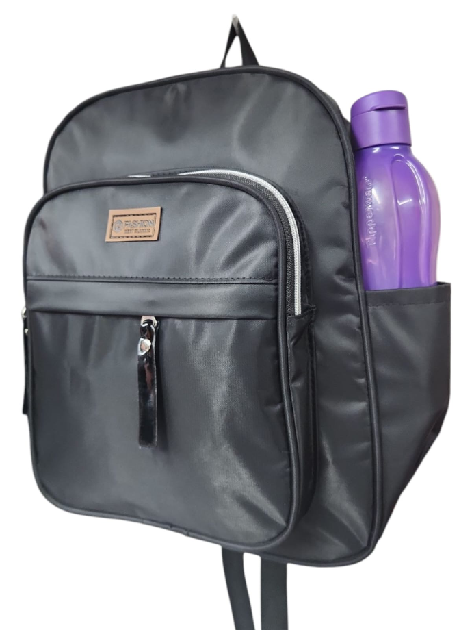 Mochila impermeable bolsillos negro